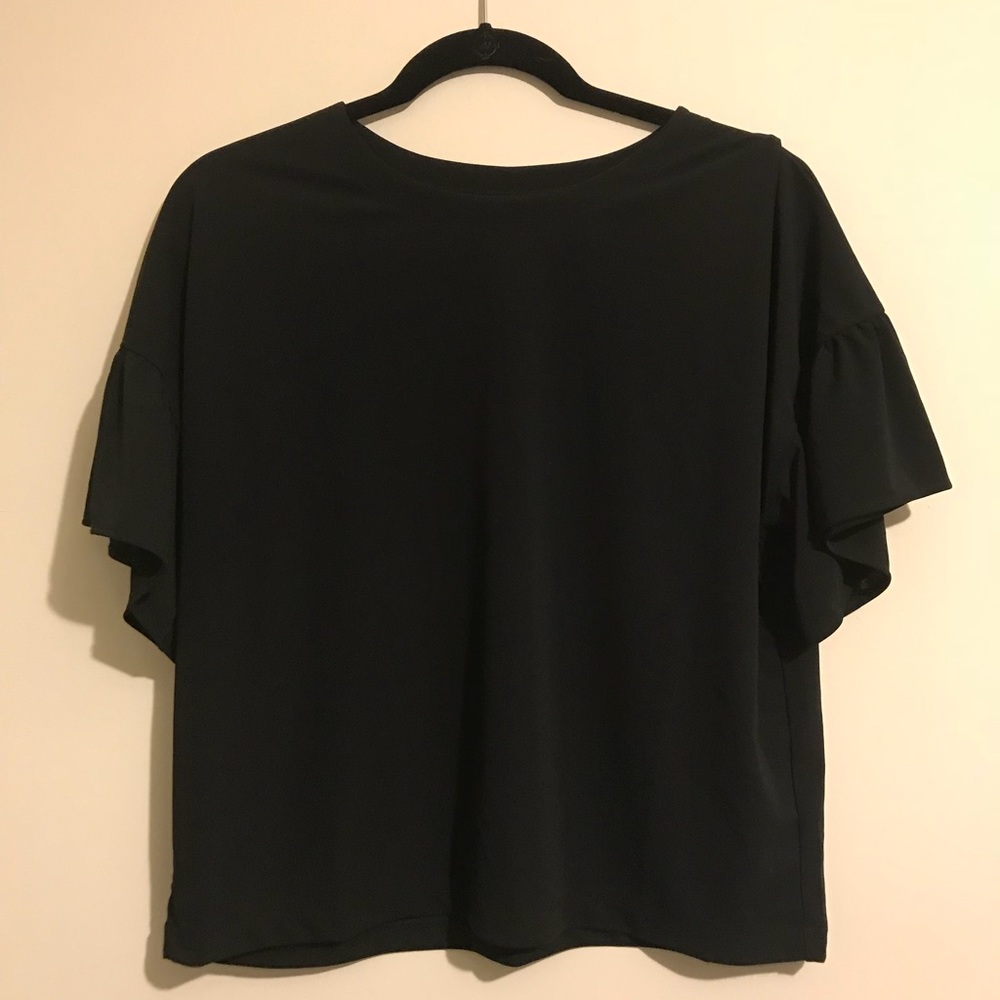 Uniqlo Sz M Boxy Ruffle Sleeve Tee